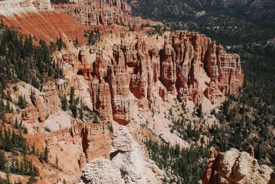 THEN WE GOT OUR FIRST GOOD LOOK AT THE FAMOUS HOODOOS OF BRYCE CANYON