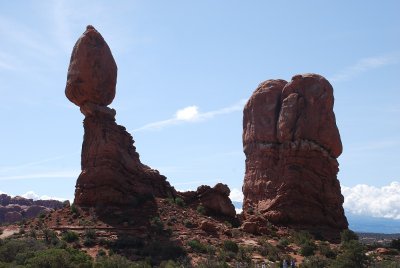 THESE FORMATIONS ARE PART OF AN ANCIENT ARCH THAT HAS COLLAPSED
