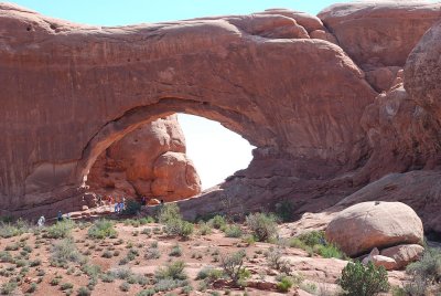 IF YOU LOOK CLOSELY YOU CAN SEE PEOPLE IN THE HOLE OF THIS ARCH