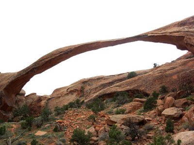 AS HARD AS IT IS TO BELIEVE THE THINNEST PART OF THE ARCH IS ONLY 11 FT IN DIAMETER