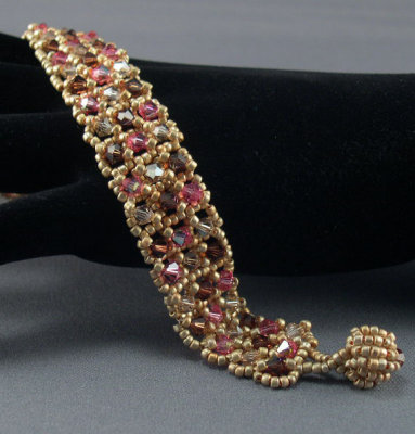 Regal Beaded Cuff 001.jpg