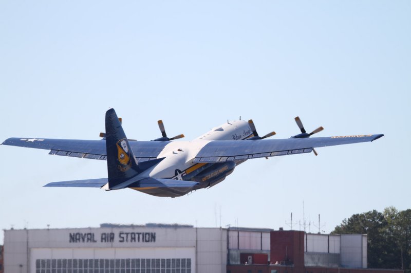 Blue Angels (Fat Albert C-130)