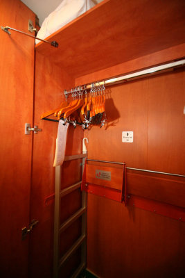 Cabin 5567 - closet