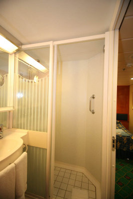 Cabin 5567 - bathroom