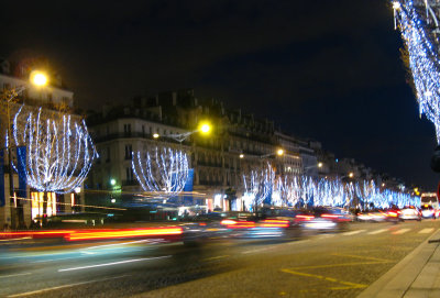 Paris Champs d'Elysee at Night.jpg