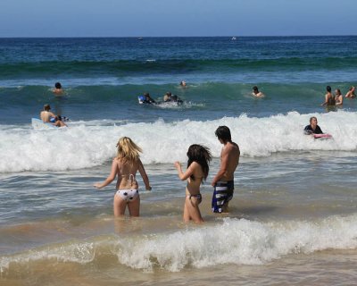 Manly Beach-Bathers-1_displ.jpg