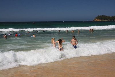 Manly Beach-Bathers-2_displ.jpg