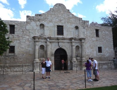 Robin & Dennis at The Alamo