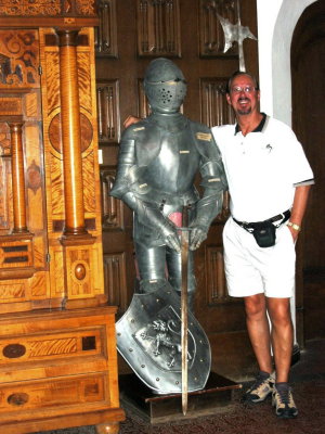 Bill with Normal Size Suit of Armor in Reichsburg Castle