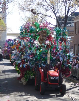 Krewe of Mid-City Float