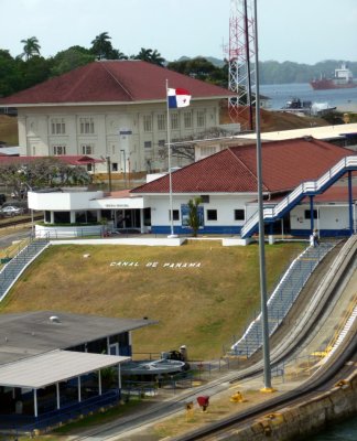 Gatun Lock (1st from Atlantic)