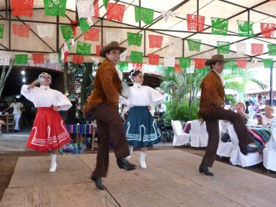 Dancers at Hacienda Don Engracia