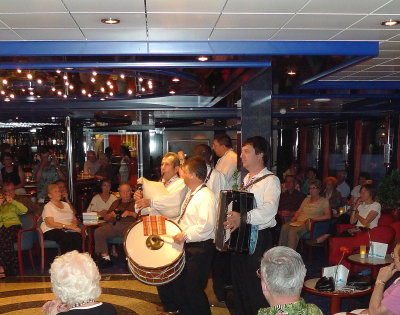 Bulgarian Musicians Entertain in the Lounge