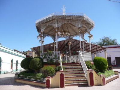 La Noria Town Square