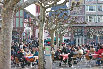 Noon in Frankfurt