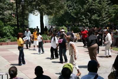 Lunchtime dancing in Philly