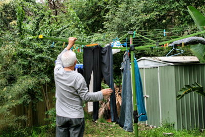Wodger Hangs the Laundry