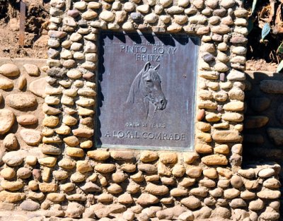 7330 Wm. S Harts horses Grave.