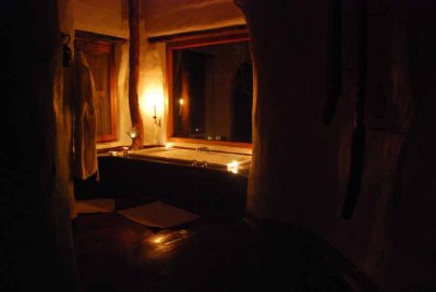 CANDLELIGHTS IN THE BATHROOM