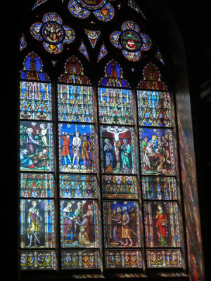 Bruges Basilique du Saint-sang Vitrail  Dominique LOUPPE 907.jpg