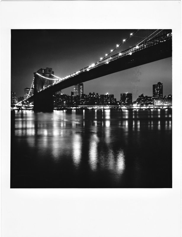 Brooklyn Bridge at night / New York - USA