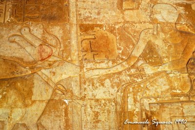 Hatshepsut and the goddess Hathor in the form of a cow