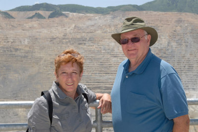 Mom and Dad at the Kennecott Cooppermine_6001