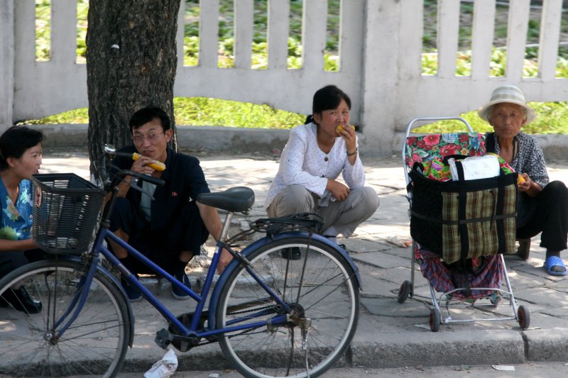 Roadside Chat, Kaesong