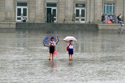 Girls in the Rain, Pyongyang