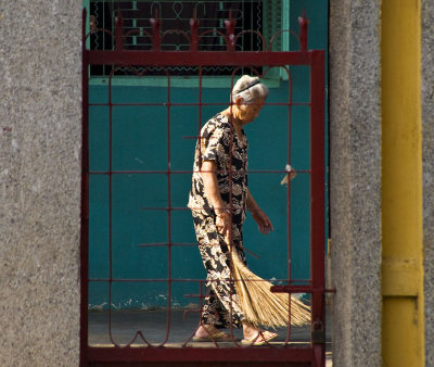 Sweeper Long Xuyen, Vietnam, January 2008