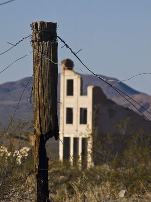 <B>Decay</B> <BR><FONT SIZE=2>Rhyolite, Nevada, California, April 2008</FONT>