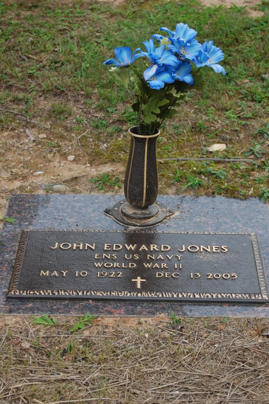 edwardgrave.jpg