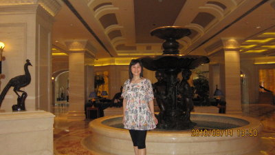 hotel lobby.JPG