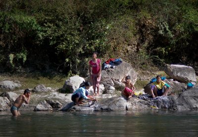 Family Activities in the Mo Chhu River