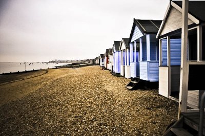 BEACH HUT