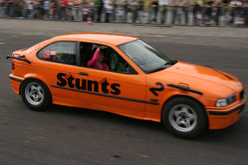 Brave girls inside stunts car