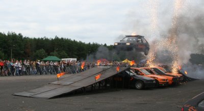 Stunts show - Jump over cars