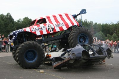 Monster Truck in action