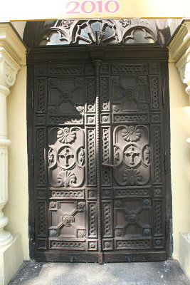 Entrance - Doors