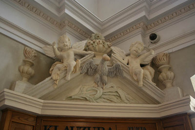 Details of architecture inside The Knight's Hall