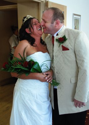 My first wedding shoot (2008): Can you see the nerves?