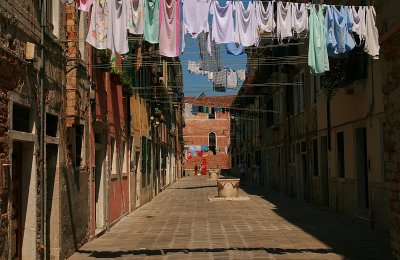 laundry outside Venice
