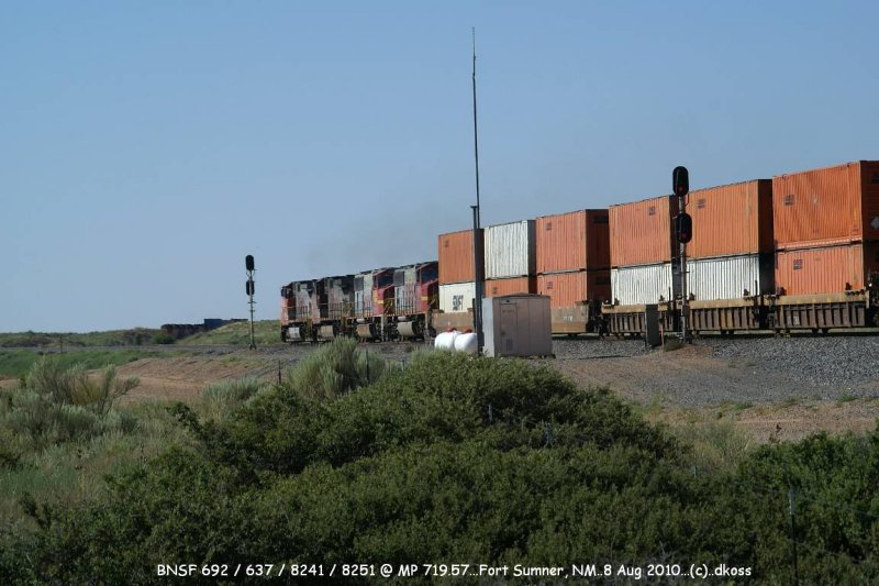 BNSF 692 012.jpg