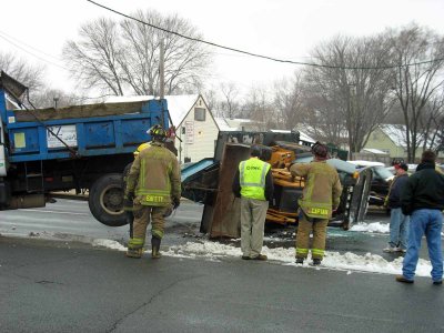 Jack-knifed dump truck (IMG_1062n.jpg)