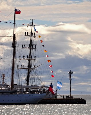 Buques Escuela Esmeralda y Libertad en Punta Arenas