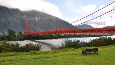 Puente sobre Rio Simpson, Puerto Aysen, Chile