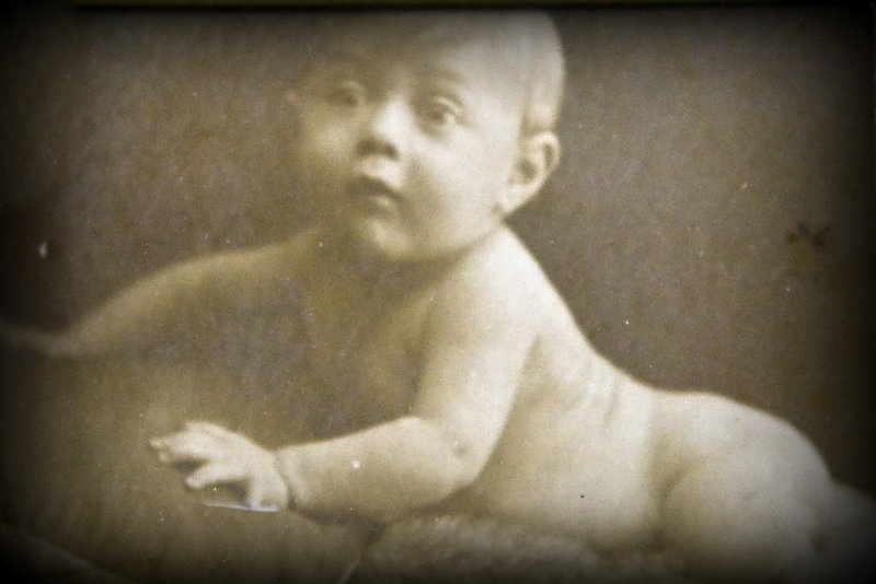 L- Dad in his birthday suit 1913.jpg