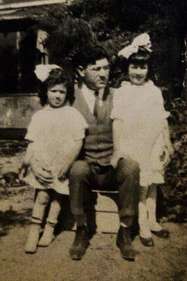 W-Poppy Henry with my mom Florence and my aunt Sylvia in the 1910's