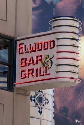 Elwood Bar & Grill