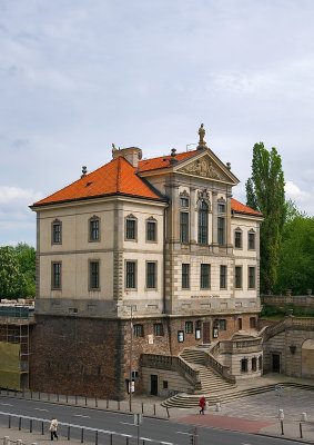 O - Ostrogski Palace